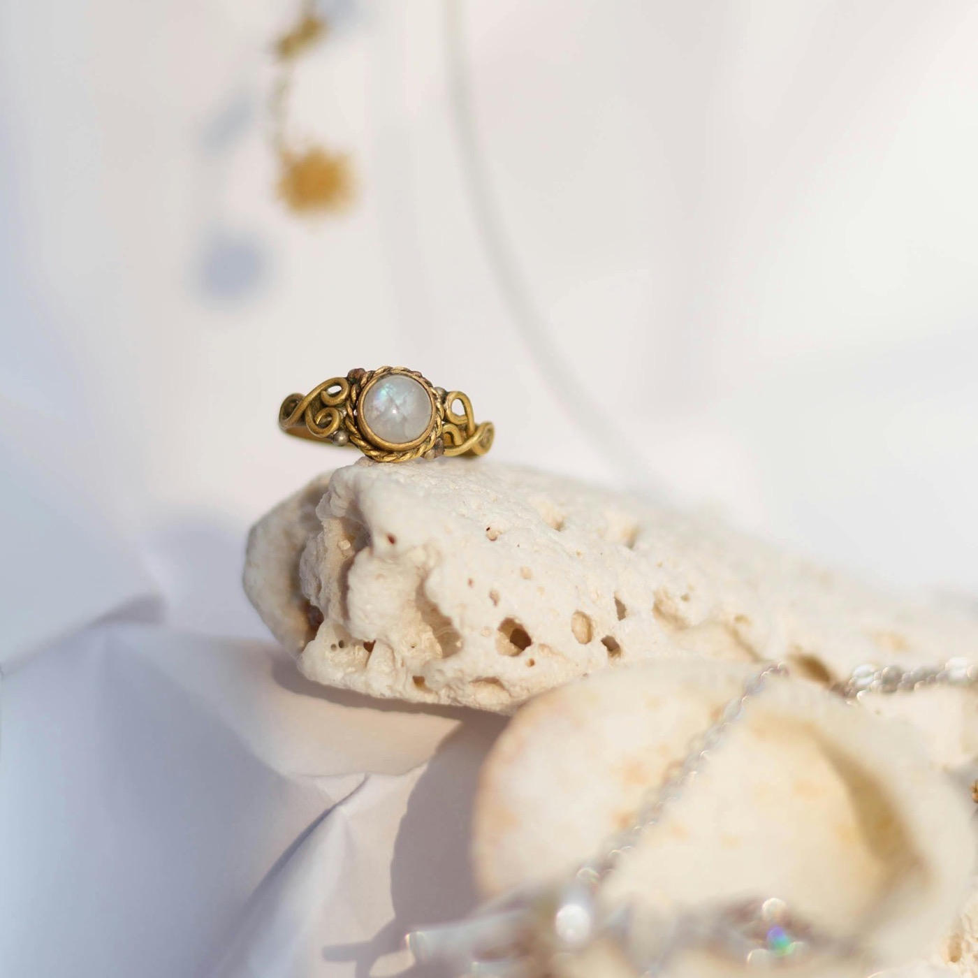 Gold chain necklace